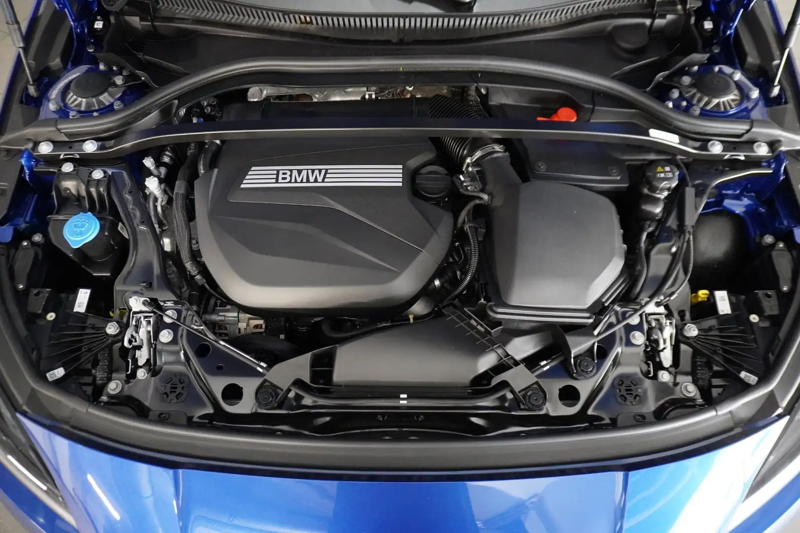 BMW 218 d Blau - 2