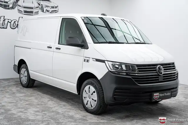 Volkswagen Transporter view 8