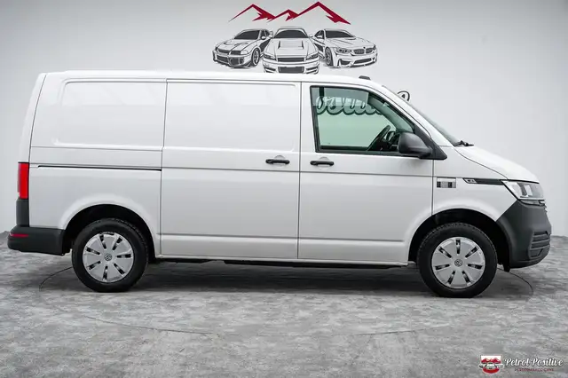 Volkswagen Transporter view 13