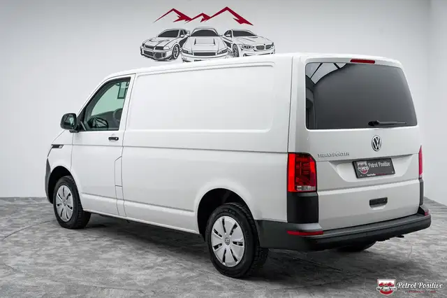 Volkswagen Transporter view 20