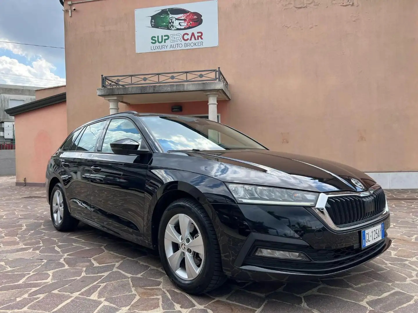 Skoda Octavia 2.0 TDI EVO SCR Wagon Executive Nero - 1