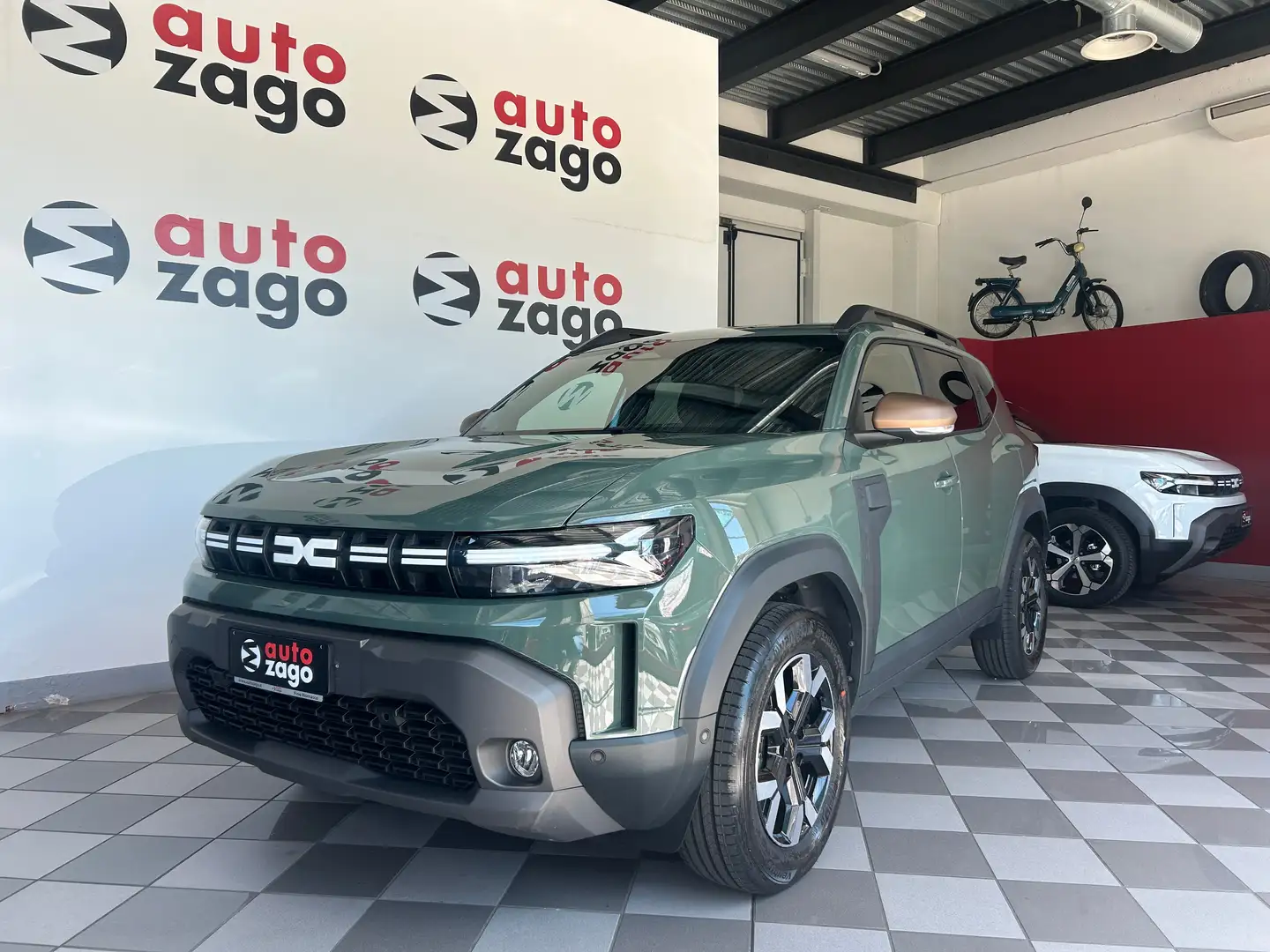 Dacia Duster 1.6 Full Hybrid Extreme 140 CV Verde - 1