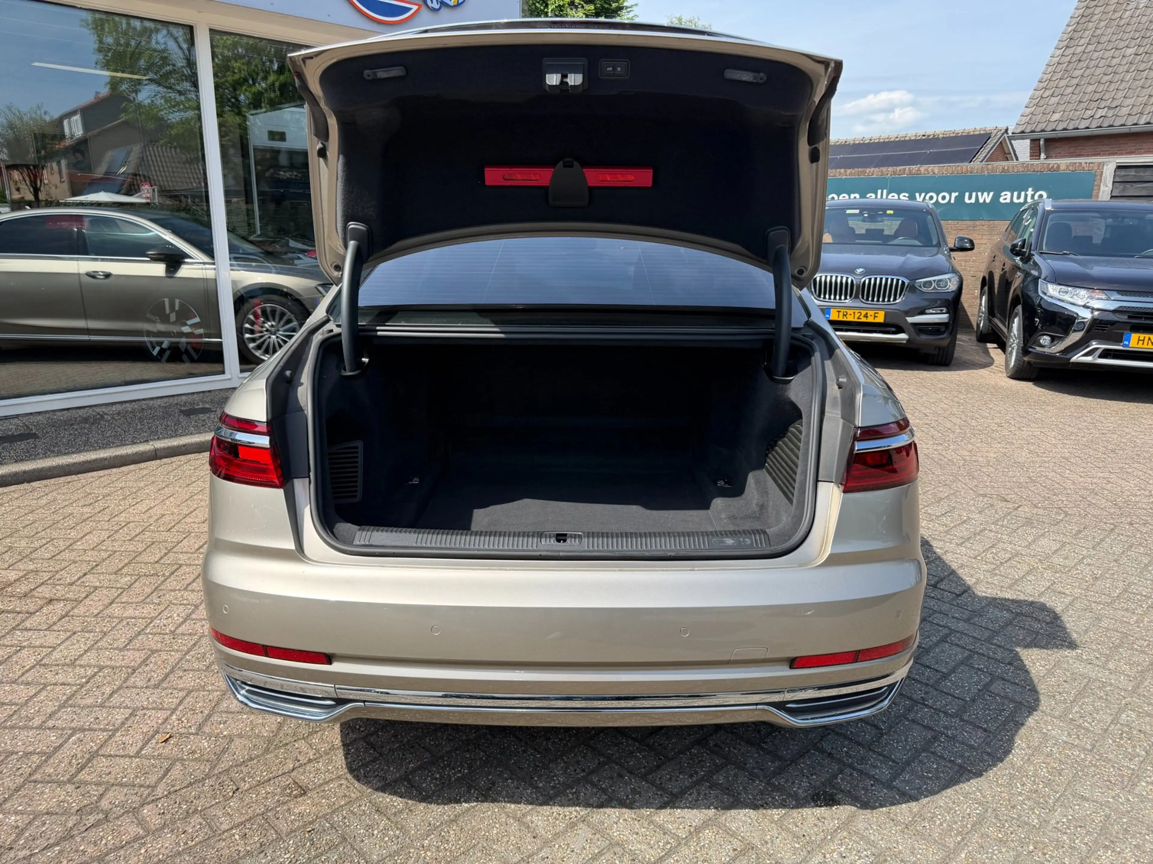 Audi A8 55 TFSI quattro Pro Line Plus — photo 29