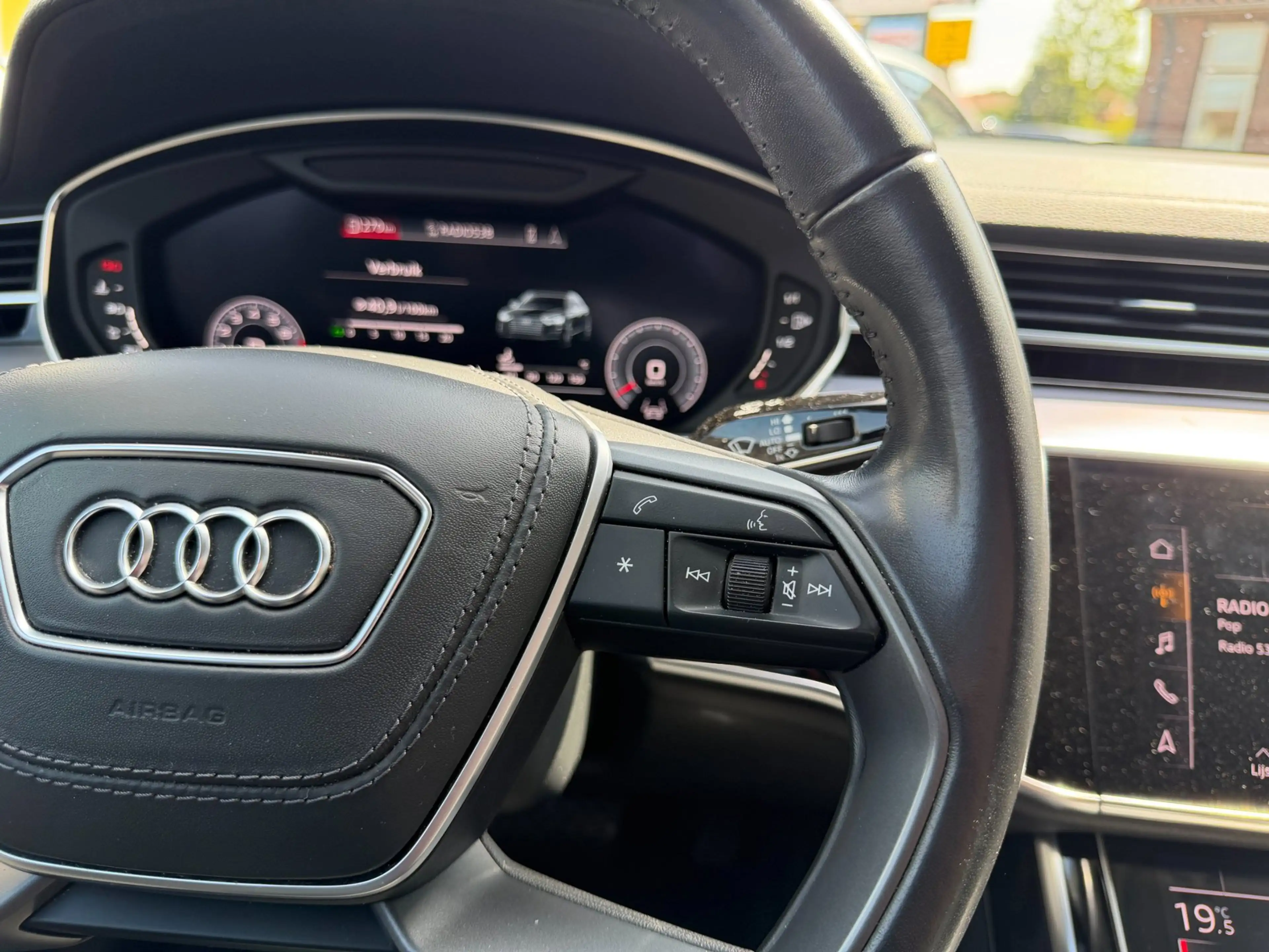 Audi A8 55 TFSI quattro Pro Line Plus — photo 11