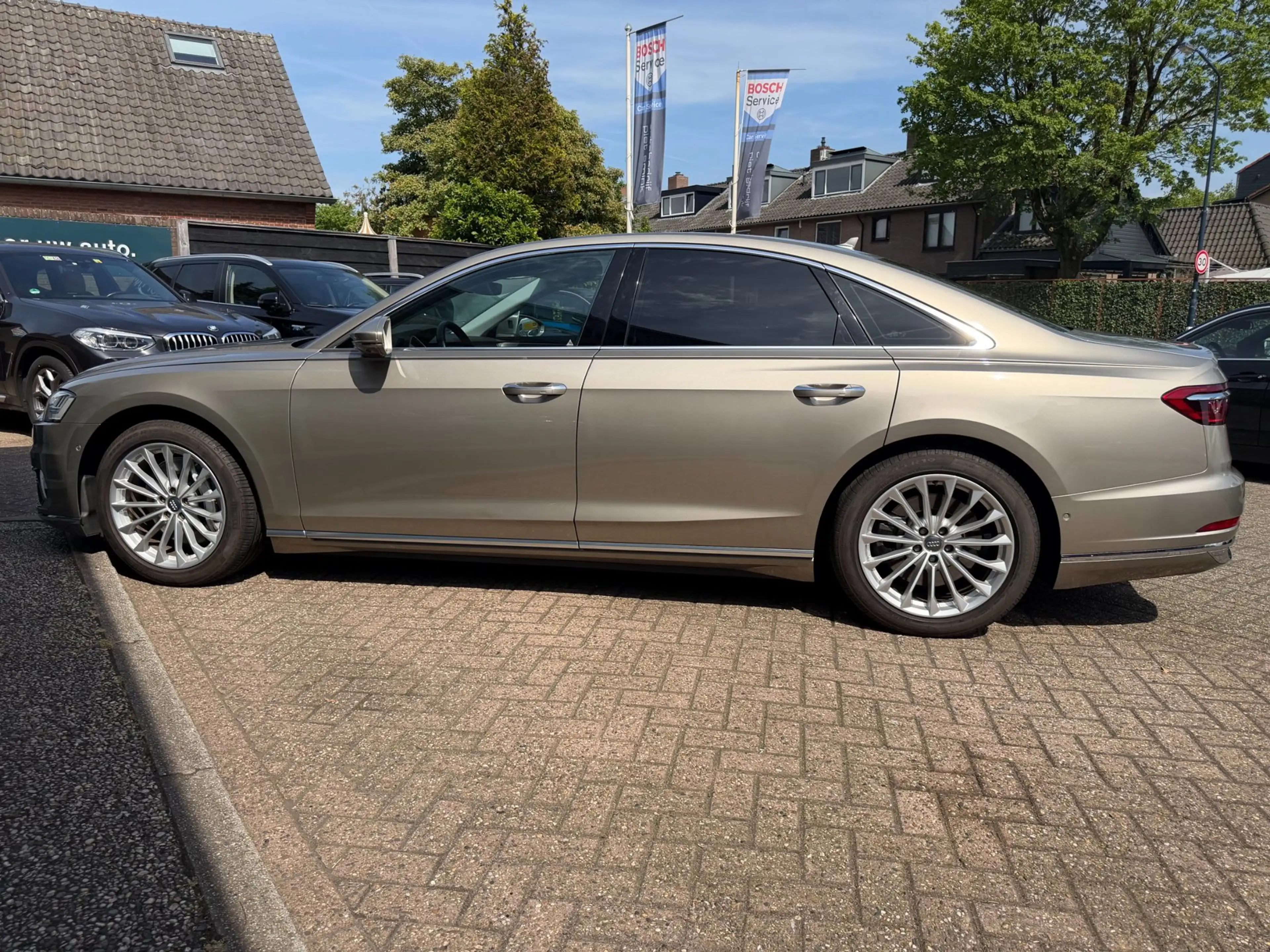 Audi A8 55 TFSI quattro Pro Line Plus — photo 32