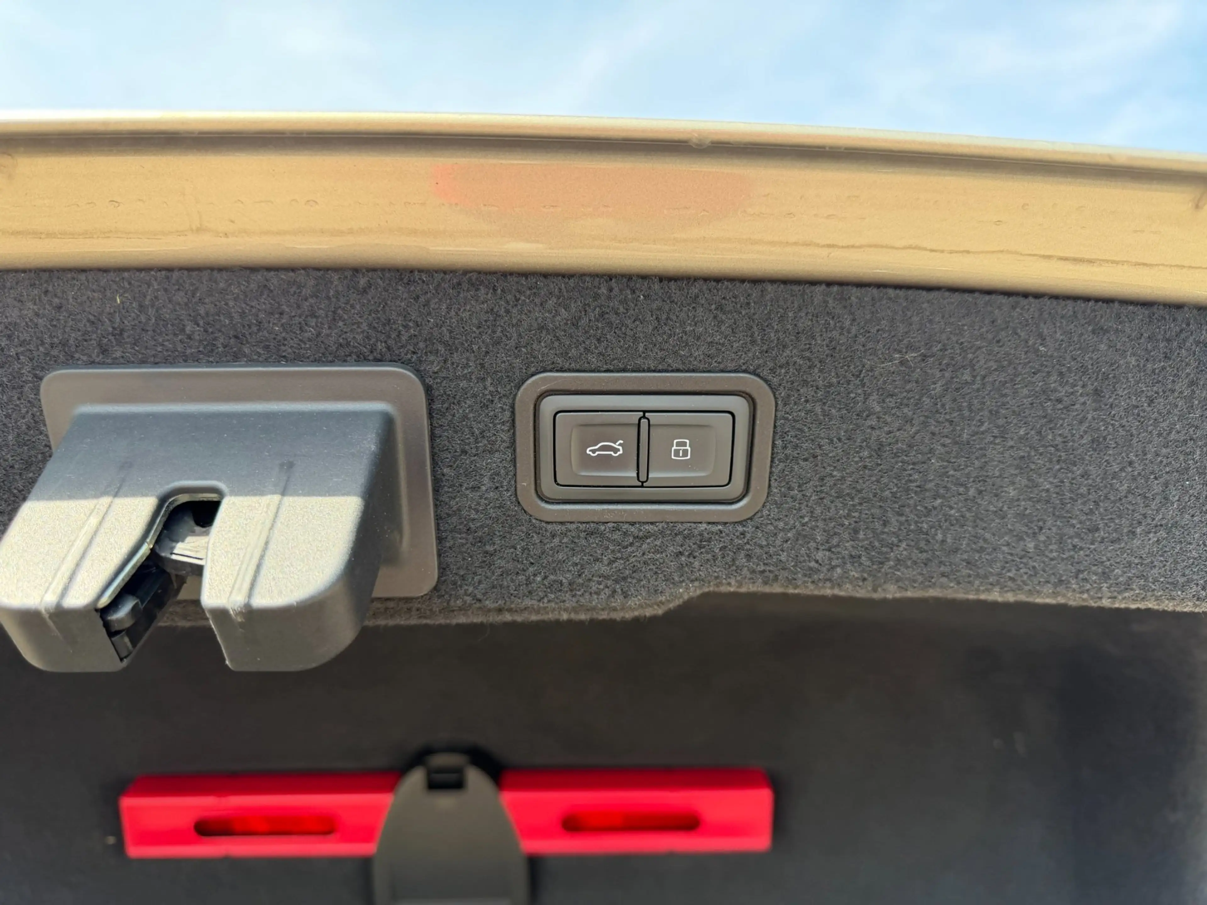 Audi A8 55 TFSI quattro Pro Line Plus — photo 31
