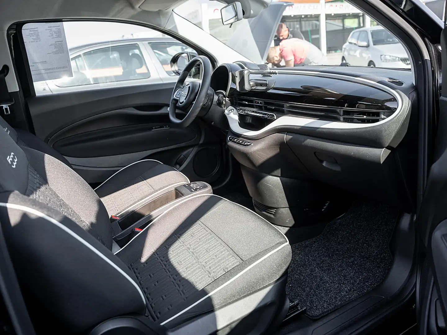 Fiat 500e Action KLIMA LANE ASSIST GOB EL.FH ZV Schwarz - 2