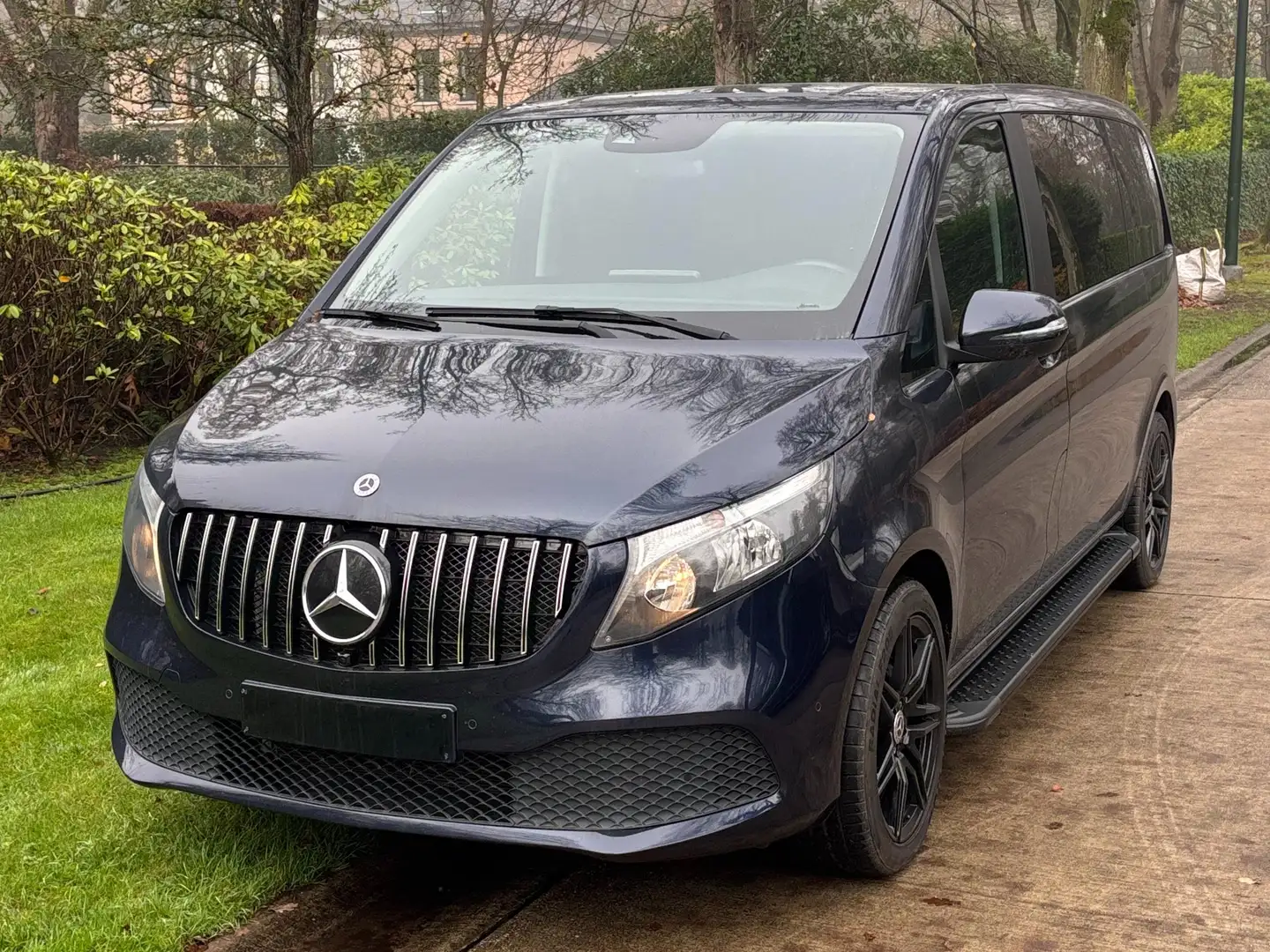 Mercedes-Benz V 220 V 220 d kompakt 9G-TRONIC / RISE / TREEPLANK Blau - 2