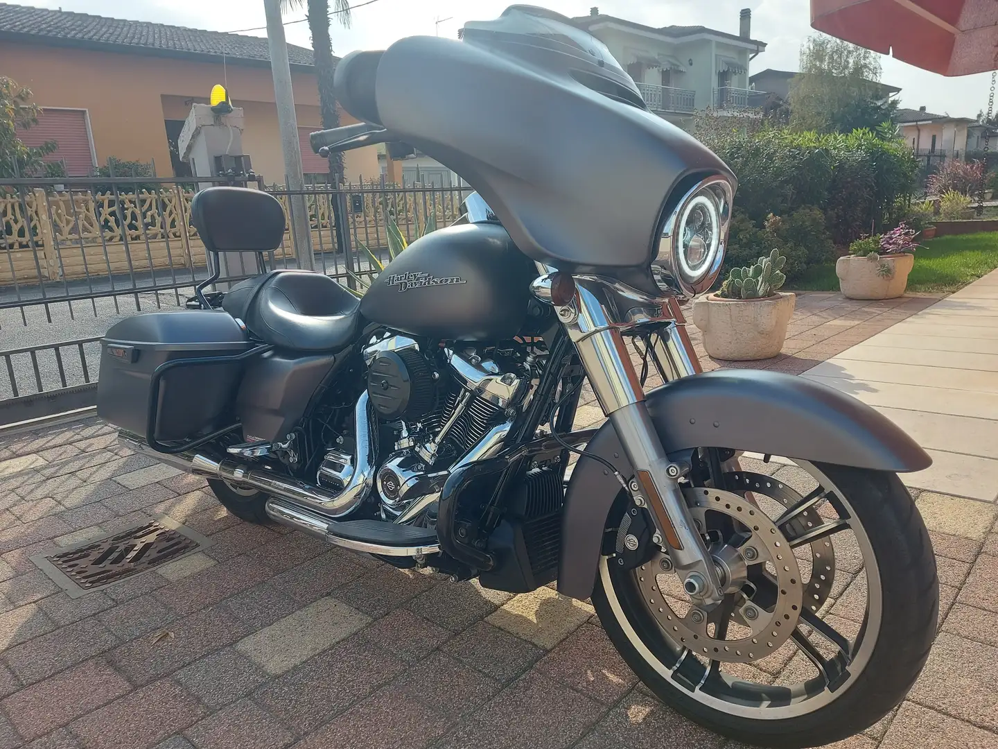 Harley-Davidson Street Glide Classic Grigio - 2