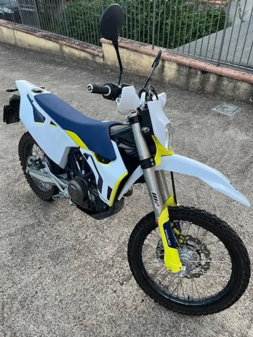 Husqvarna 701 Enduro Blanc - 1