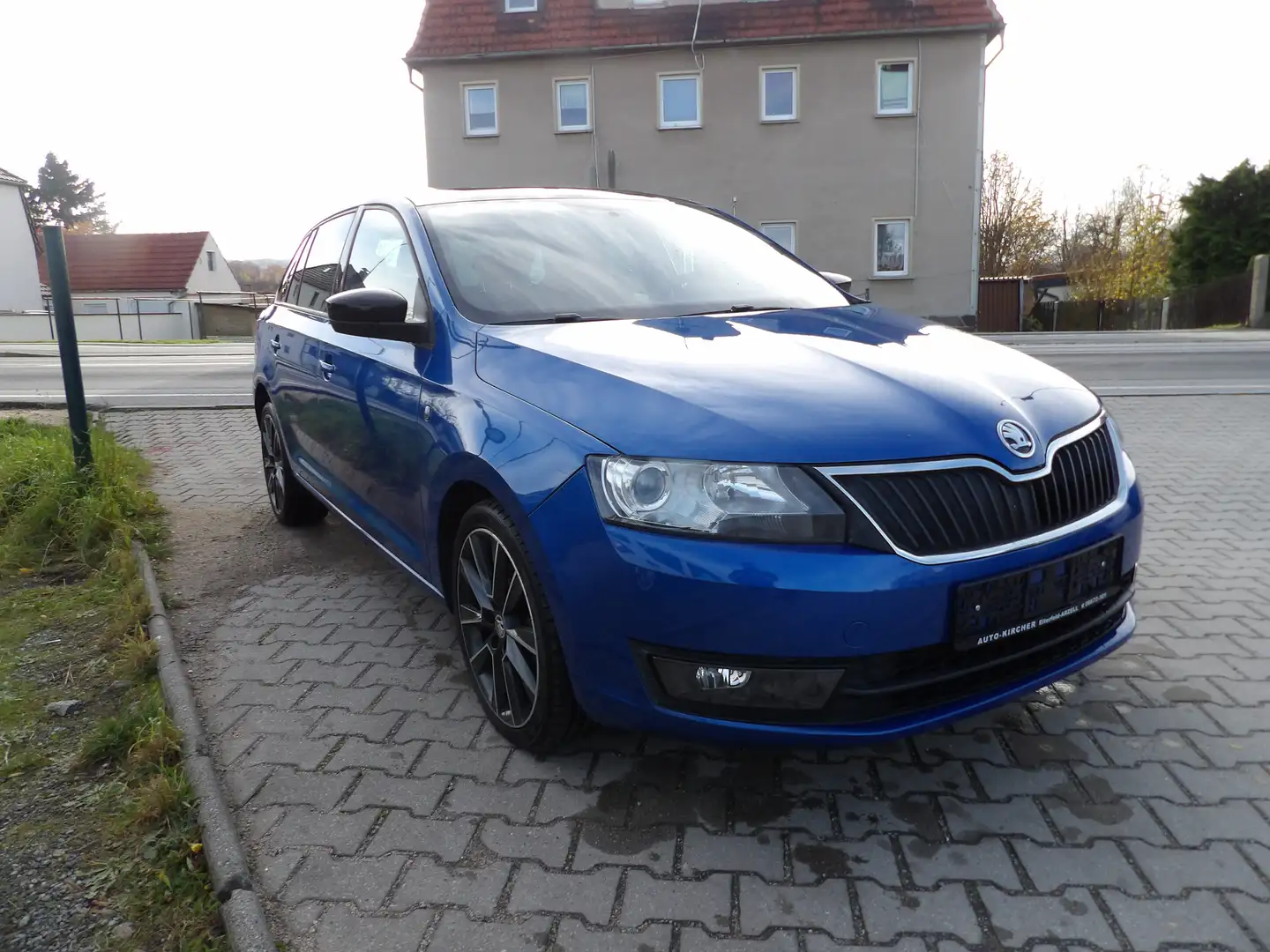 Skoda Rapid/Spaceback Style Plus Automatik PDC Alu. Klima Sitzheiz. Blauw - 1