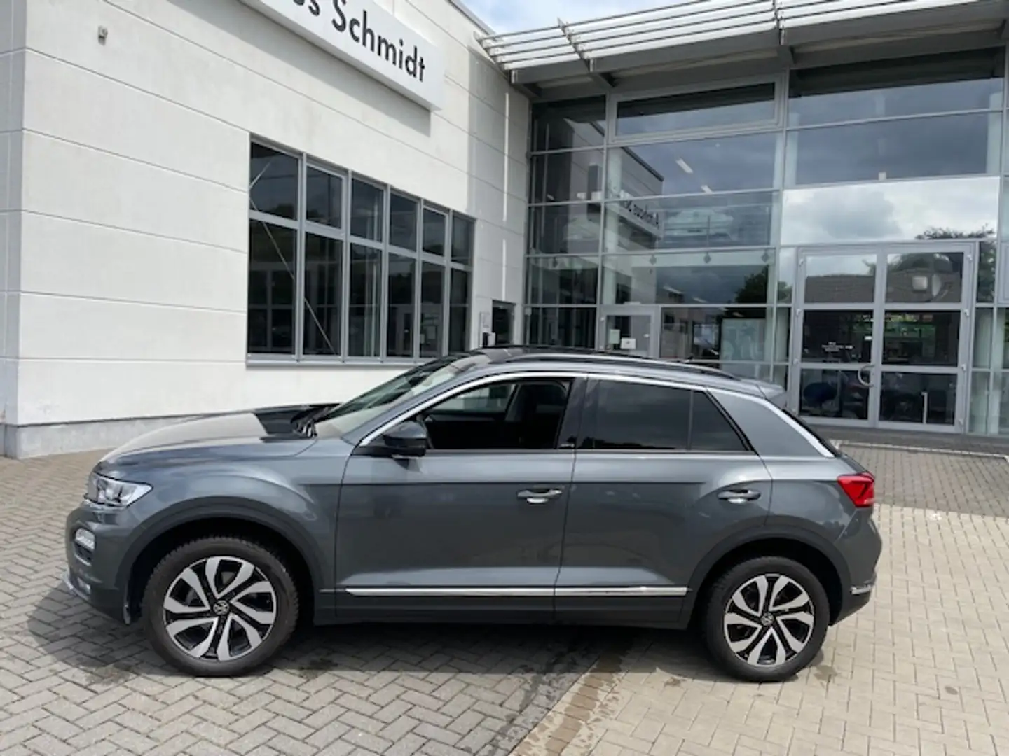 Volkswagen T-Roc 1.5TSi DSG Active R-Kamera ACC NavMedia Dachreling Grau - 2