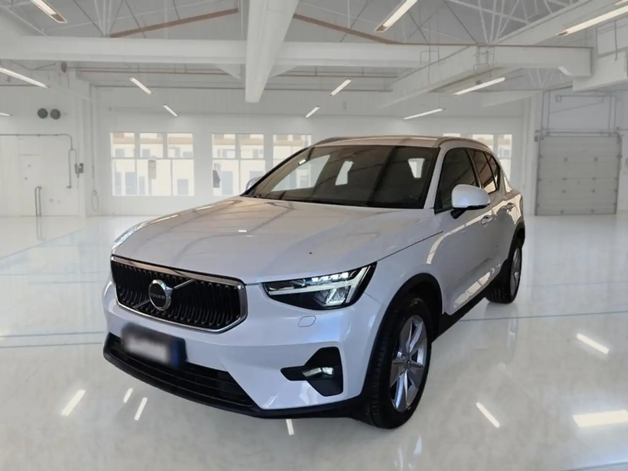 Volvo XC40 B4 AWD AUTOMATICO CORE SUV — photo 1 of 11