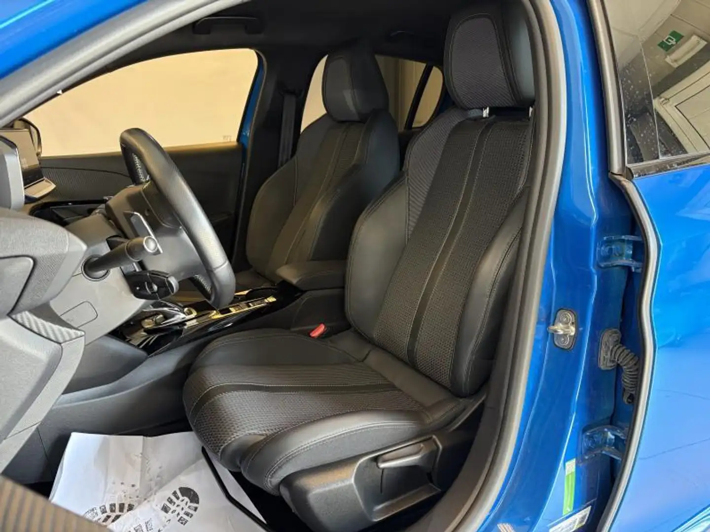Peugeot 208 GT line Bleu - 2
