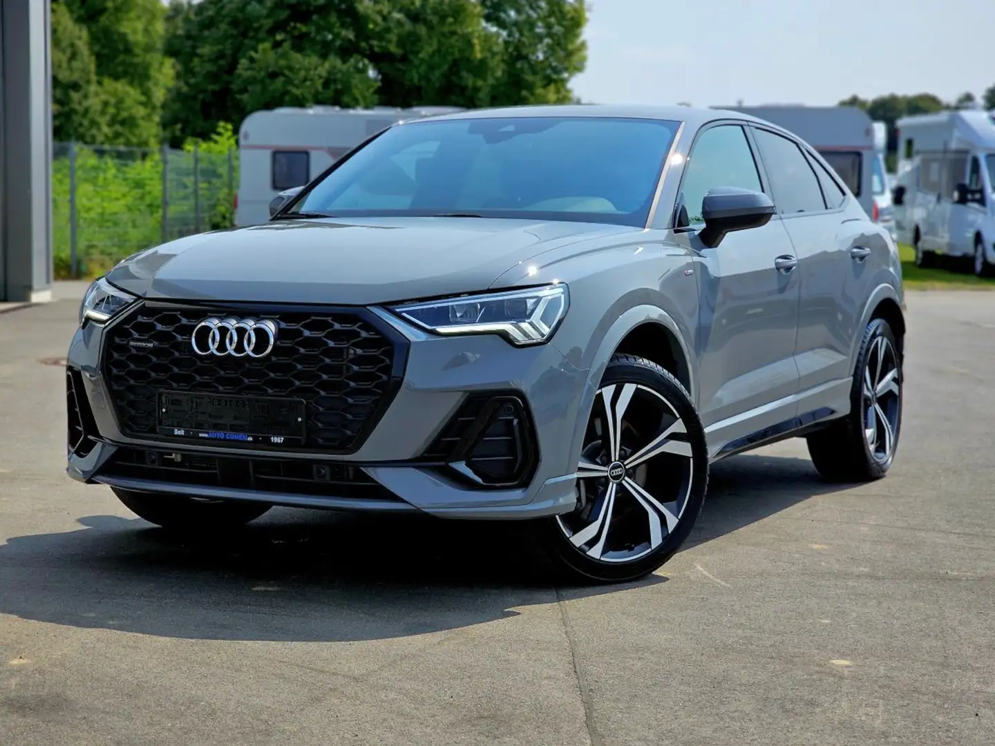 Audi Q3 40 TDI Sportback quattro S tronic S line NAV+KAM Gris - 1