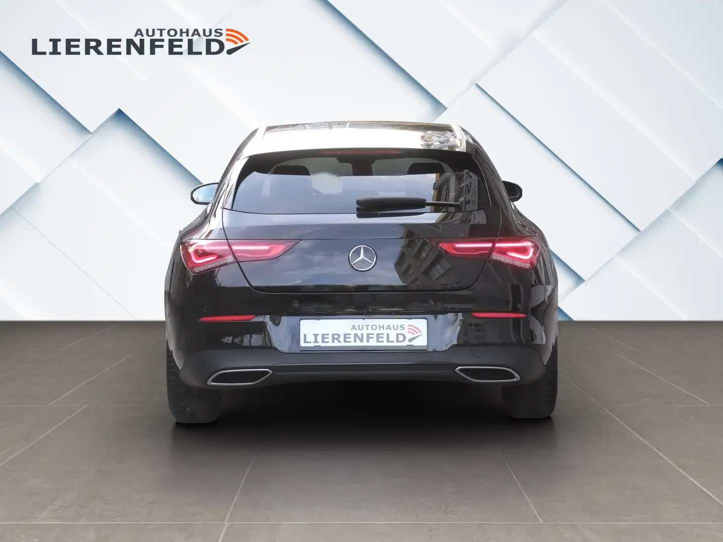 Mercedes-Benz CLA 180 Automatik nur 11 Tkm Schwarz - 2