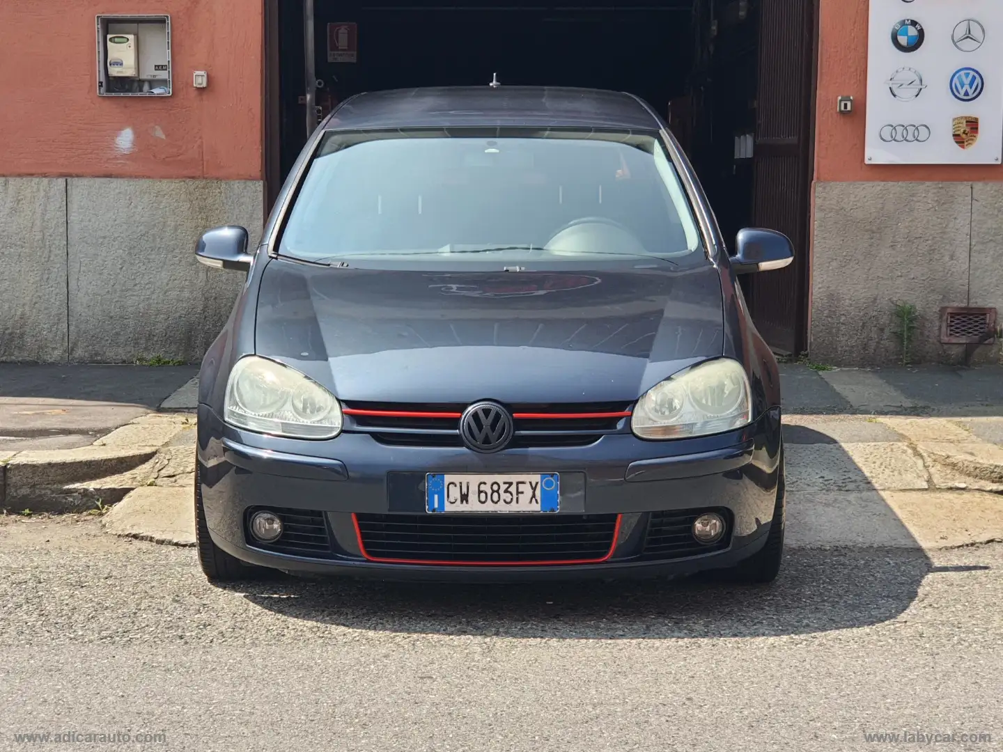 Volkswagen Golf 1.6 16V FSI 5p. Grigio - 2