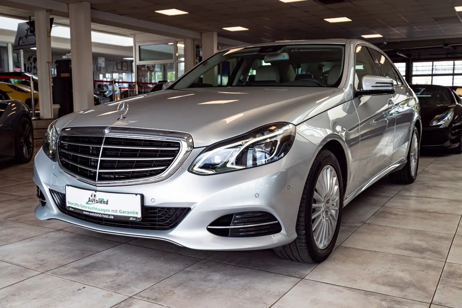 Mercedes-Benz E 200 CDI 7G-TRONIC Elegance*LED*CARPLAY*NAVI* Argent - 1