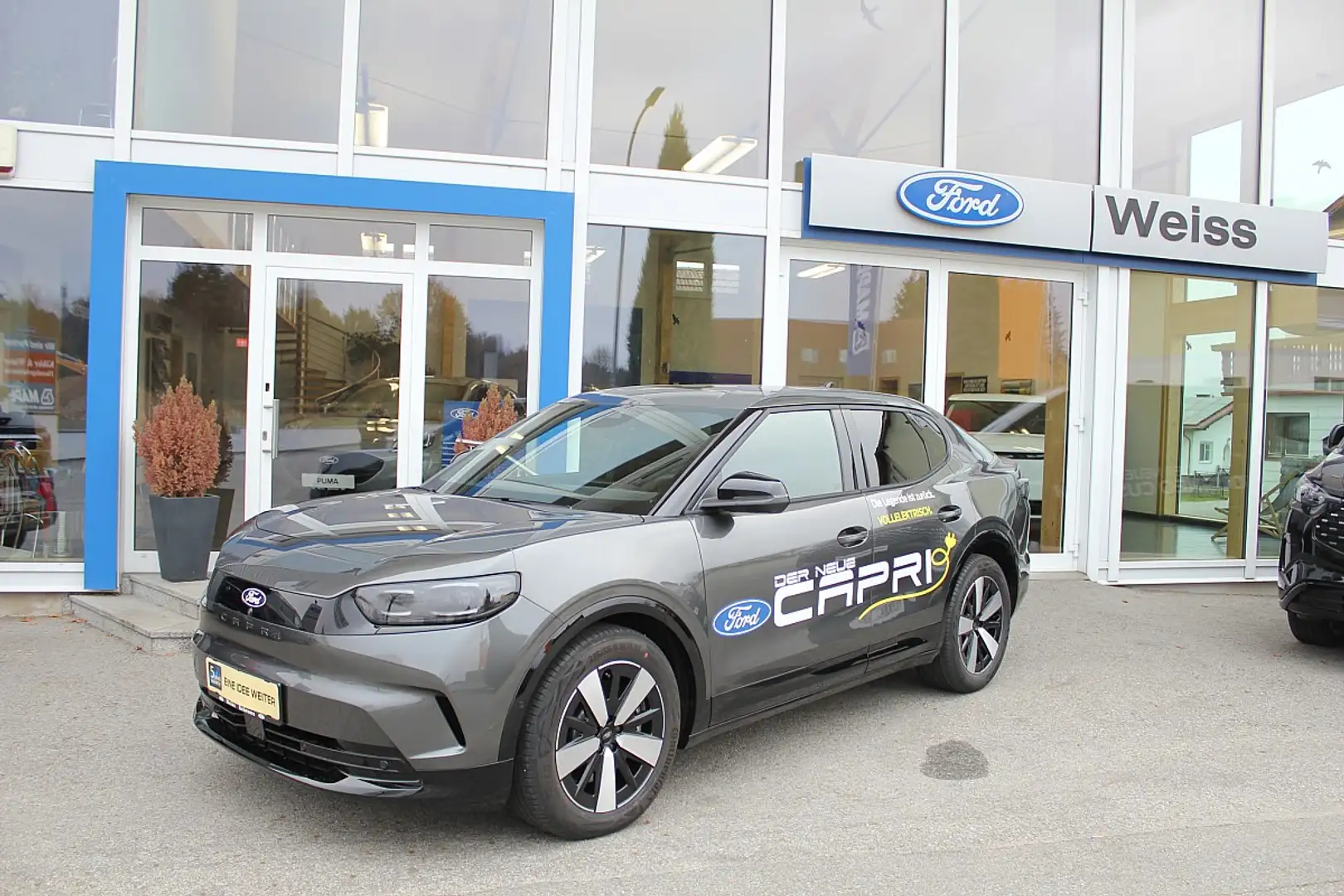 Ford Capri Elektro 77kWh Extended Range Select Grau - 1