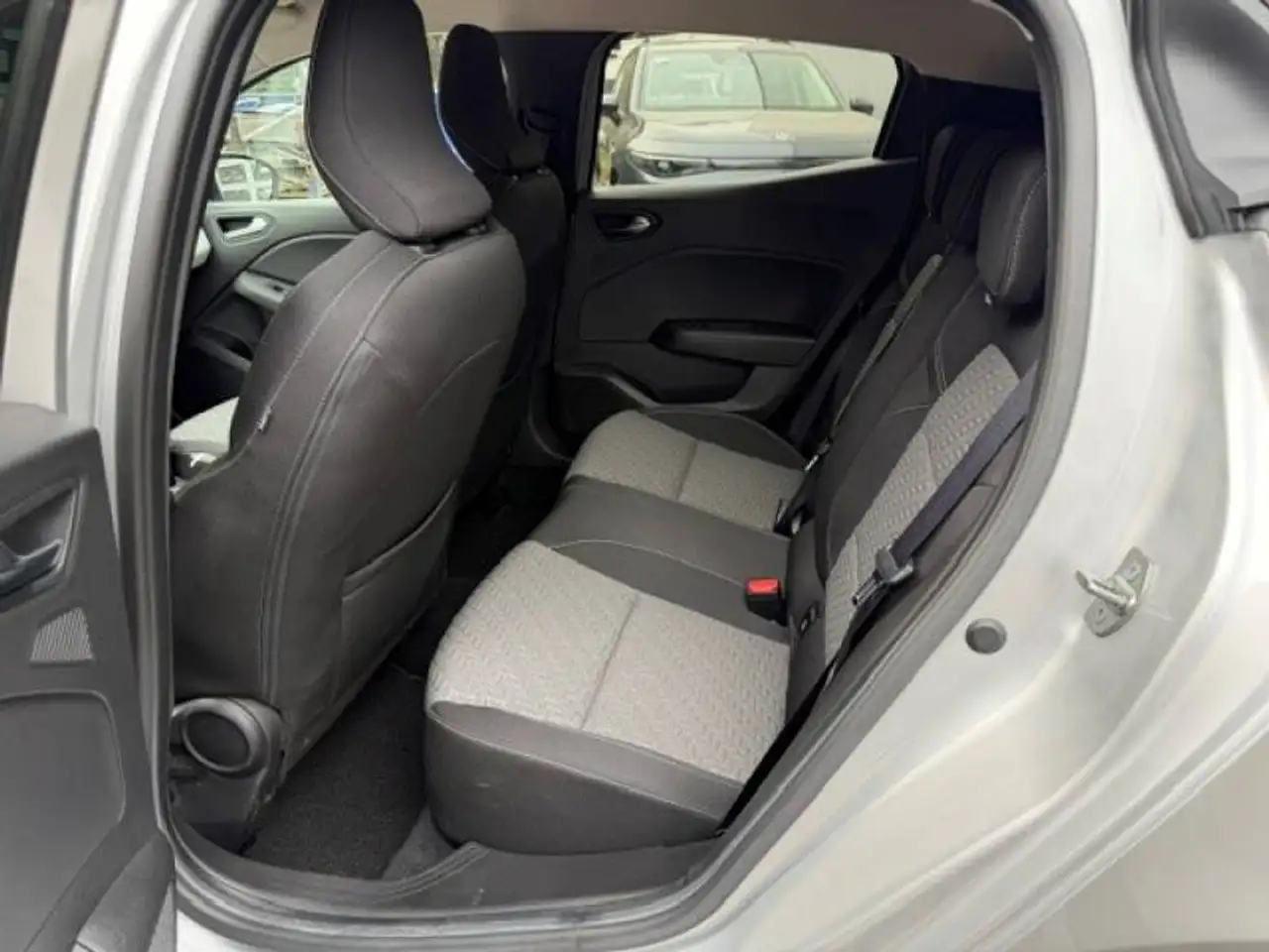 Renault Clio 5 E-TECH Full Hybrid 145 Techno 12
