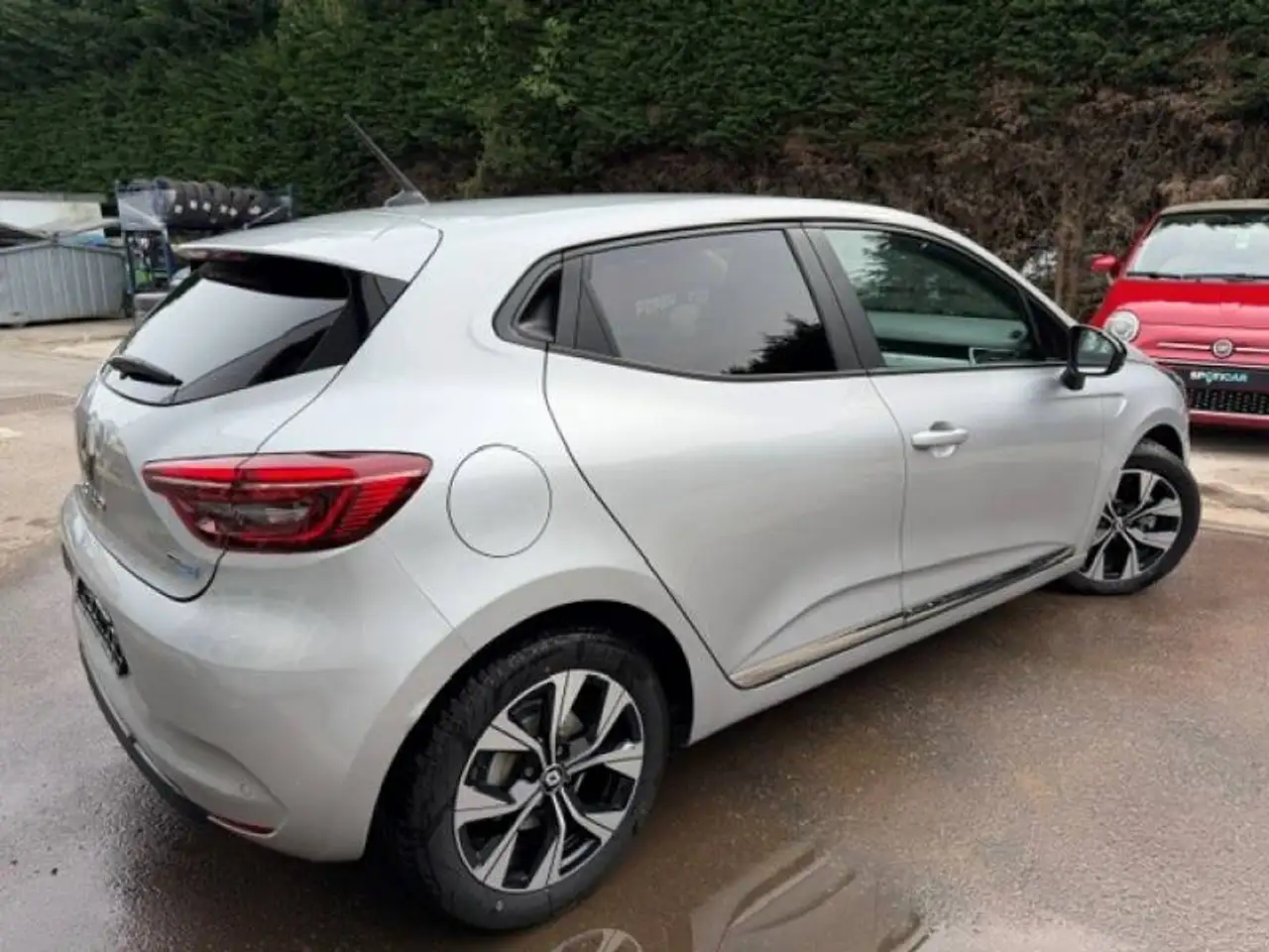 Renault Clio 5 E-TECH Full Hybrid 145 Techno 4