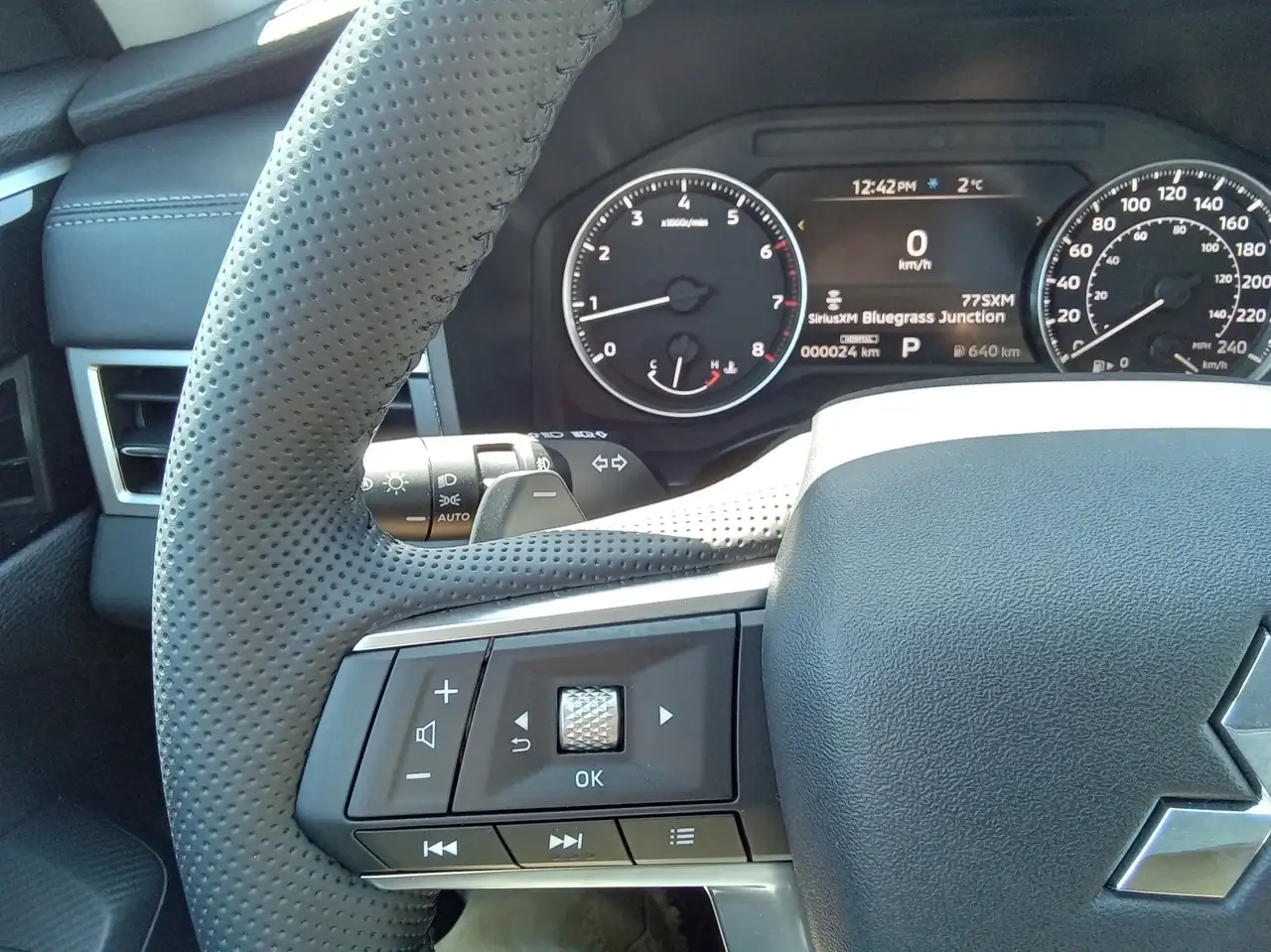 Mitsubishi Outlander снимка Mitsubishi Outlander