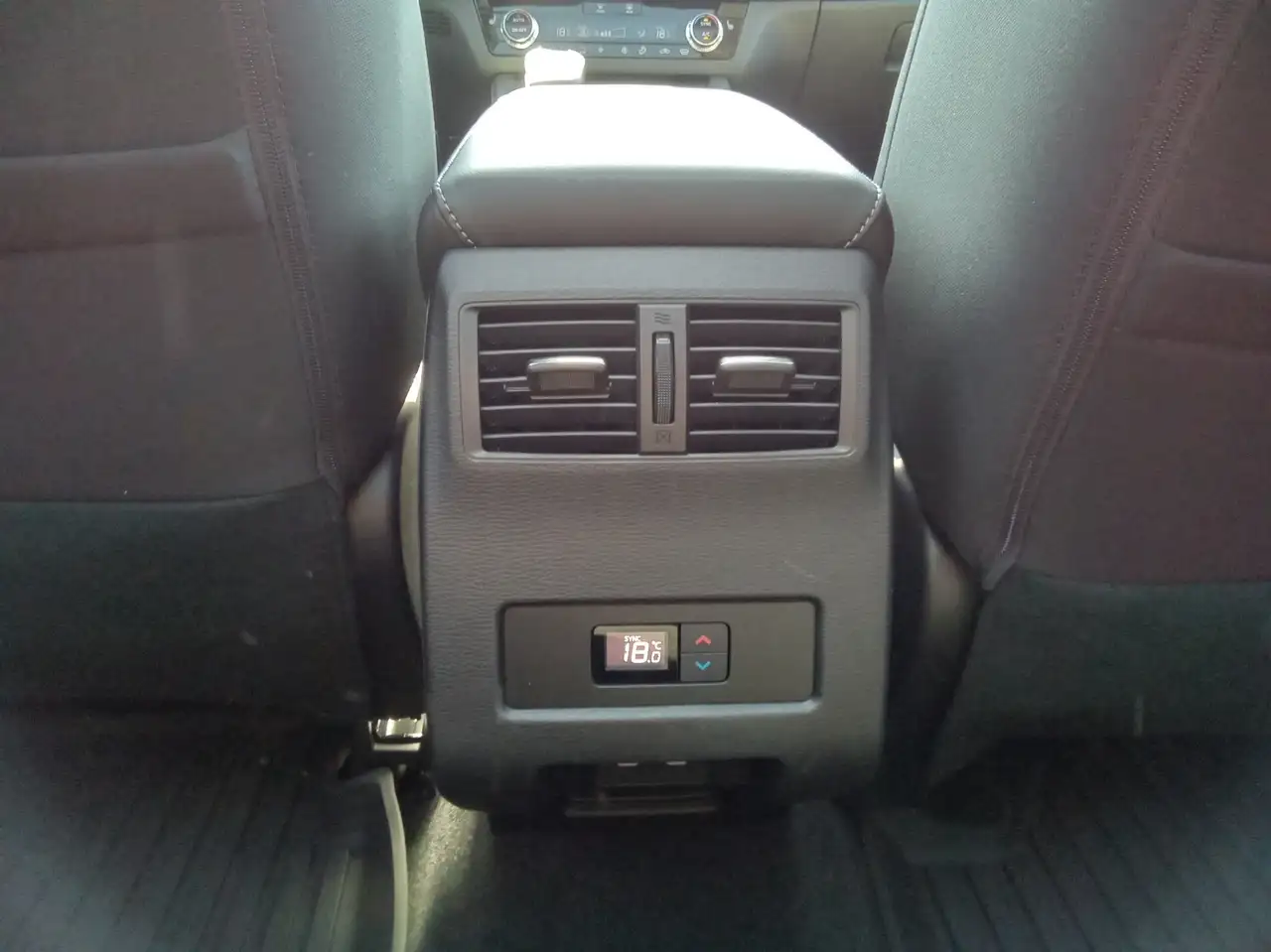 Mitsubishi Outlander снимка Mitsubishi Outlander