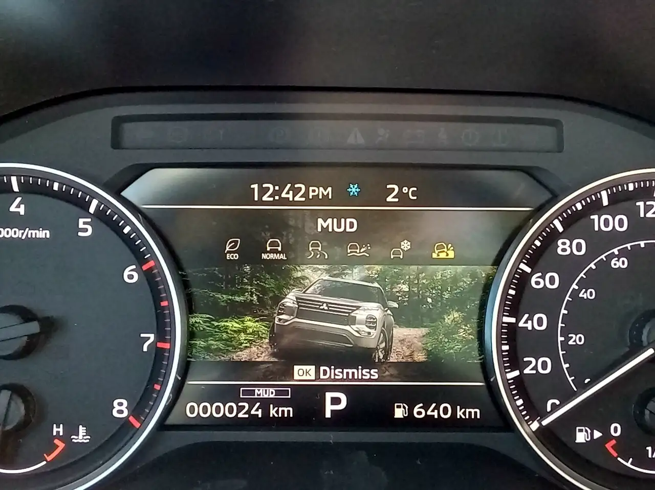 Mitsubishi Outlander снимка Mitsubishi Outlander