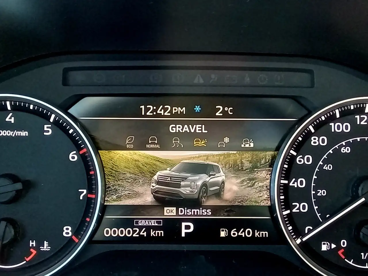 Mitsubishi Outlander снимка Mitsubishi Outlander