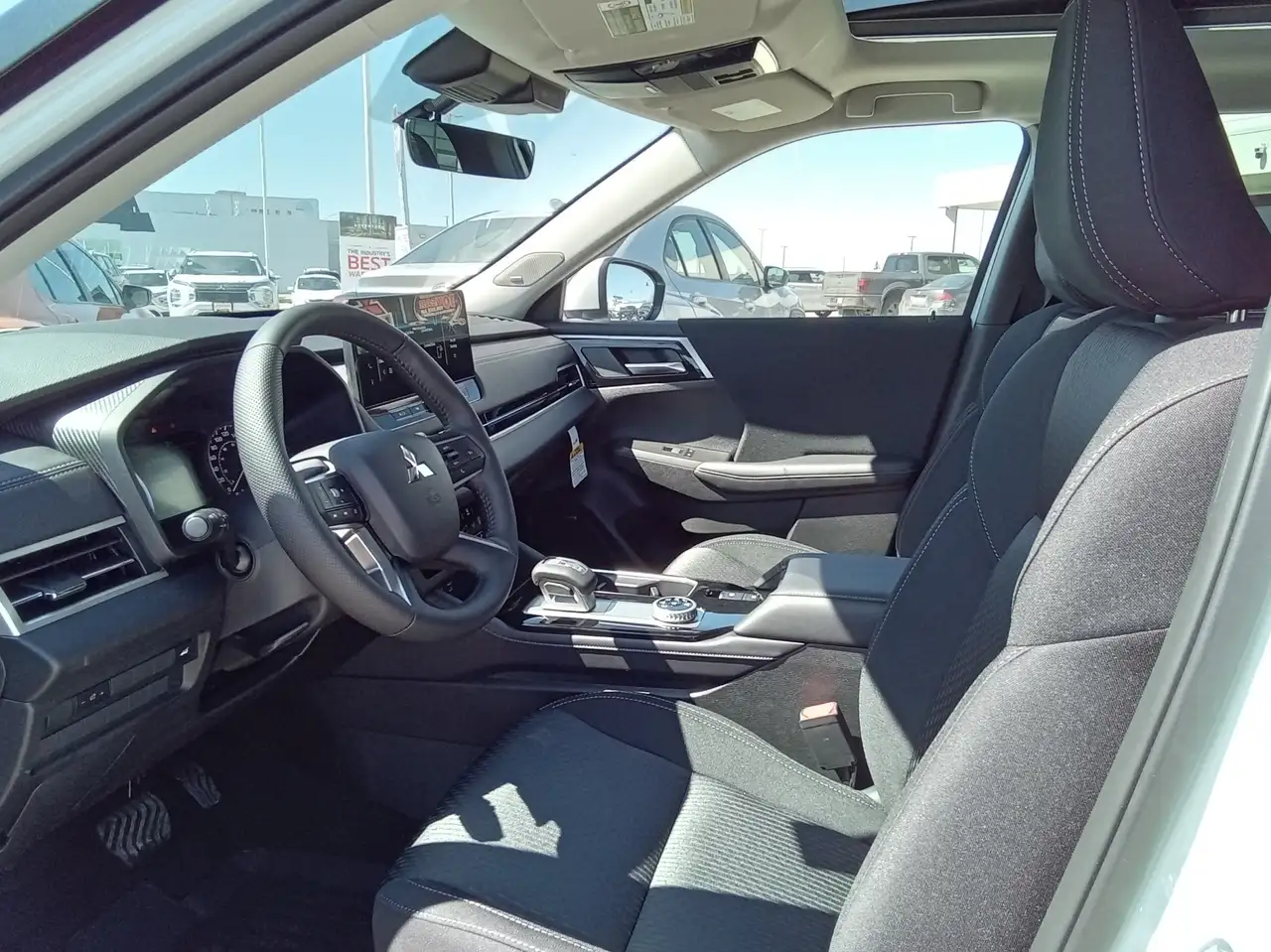 Mitsubishi Outlander снимка Mitsubishi Outlander
