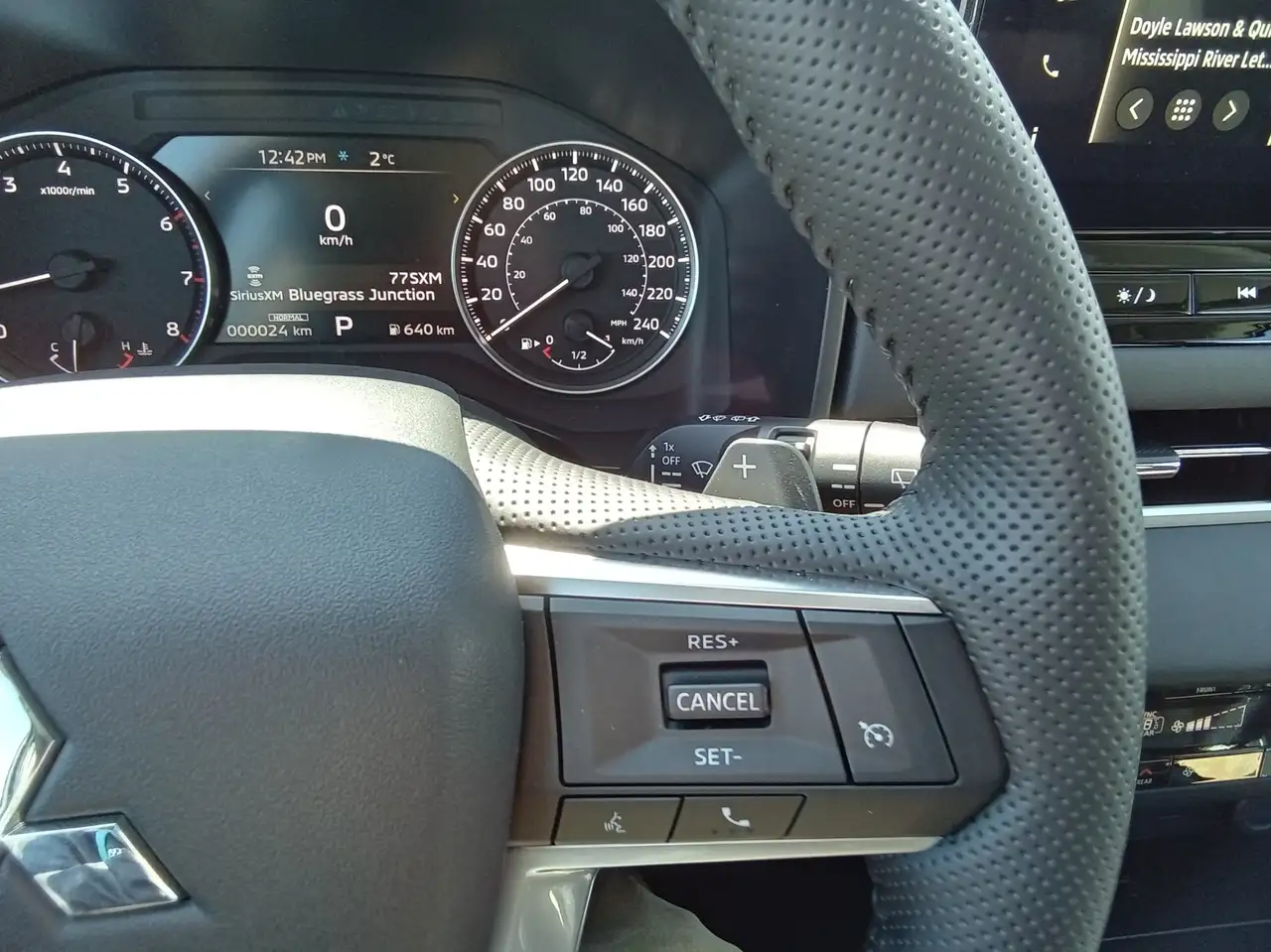 Mitsubishi Outlander снимка Mitsubishi Outlander