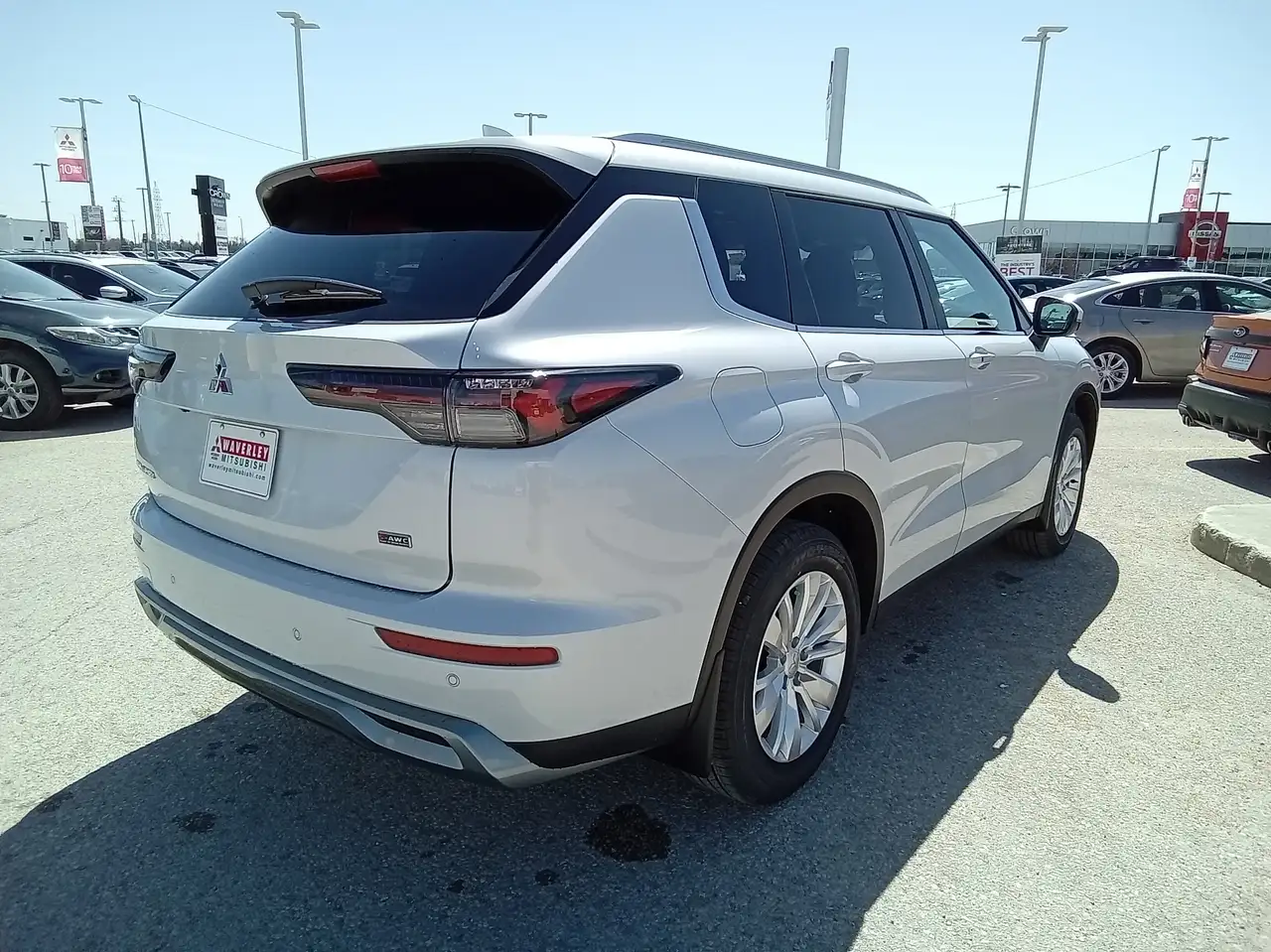 Mitsubishi Outlander снимка Mitsubishi Outlander