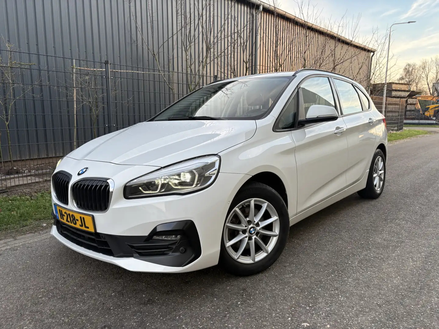 BMW 216 2-serie Active Tourer 216d Executive / NAVI / AIRC Weiß - 1