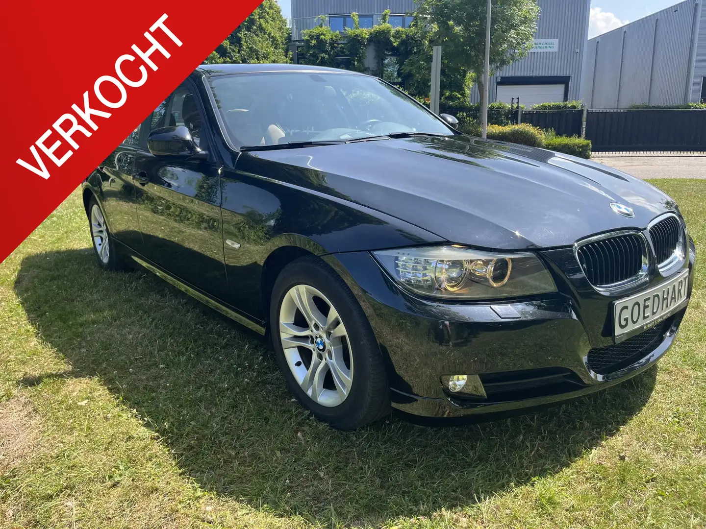 BMW 318 3-serie 318i High Executive Uniek 88000 km. Zwart - 1