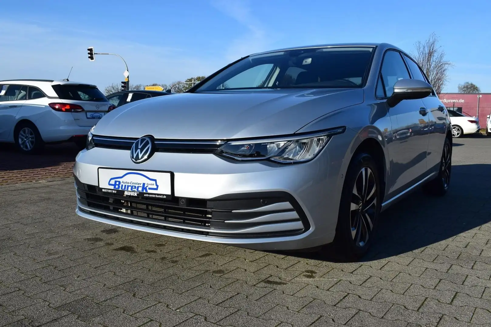Volkswagen Golf VIII 1,0 TSI Navi/LED/APP/SHZ/PDC Silber - 2