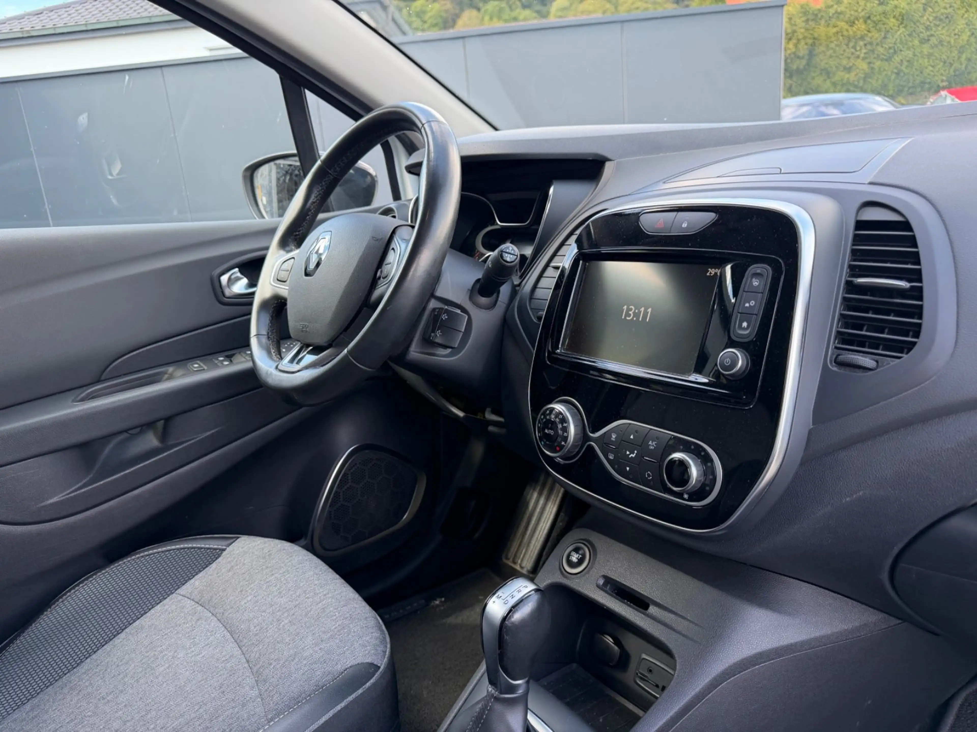 Renault Captur Crossborder — photo 14