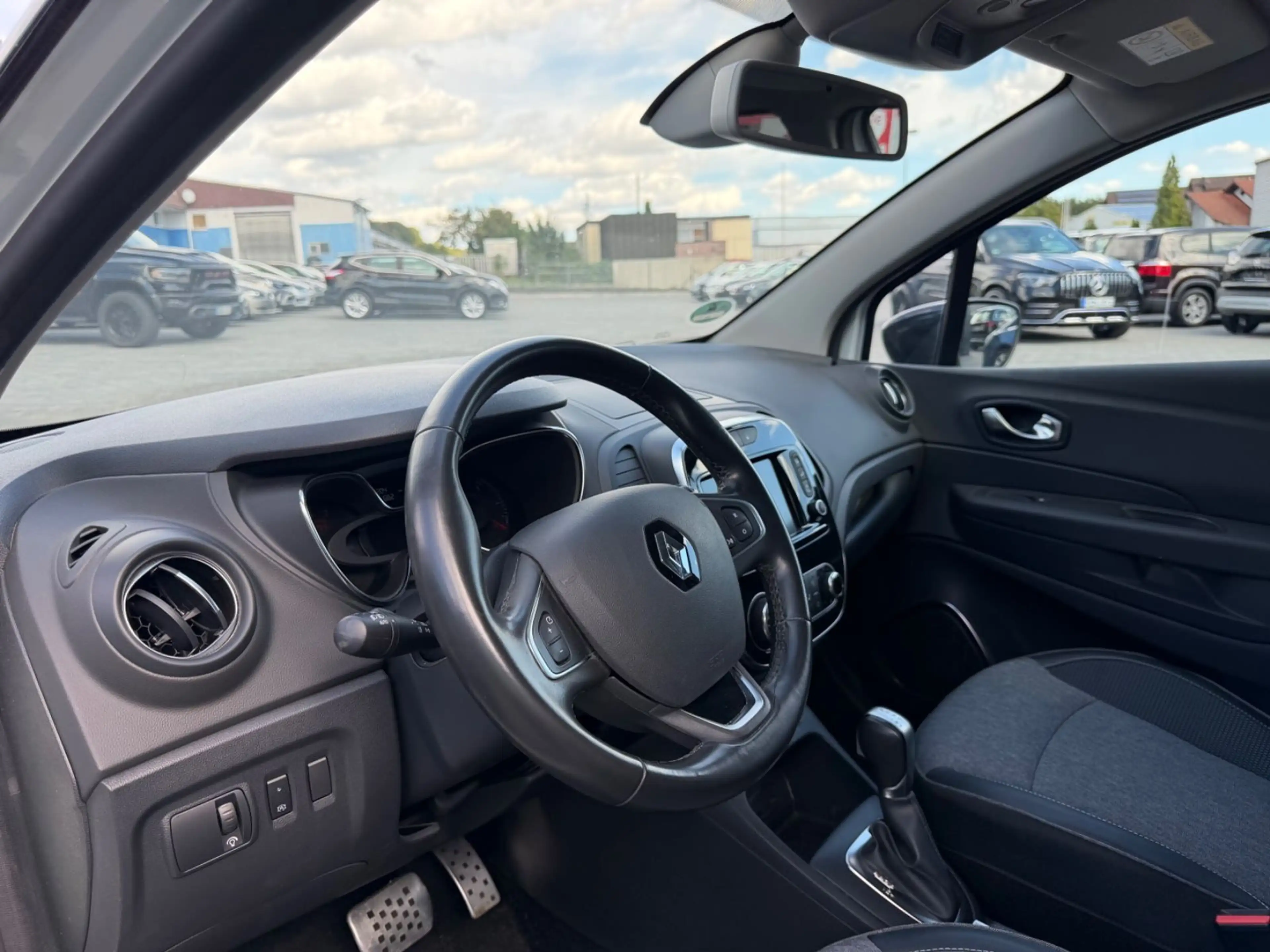Renault Captur Crossborder — photo 10