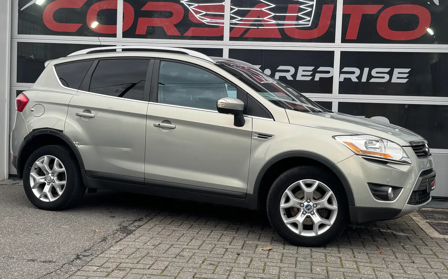 Ford Kuga Kuga 2.0 TDCi 2WD Titanium NAVI CUIR TOIT PANO ATT Argent - 2