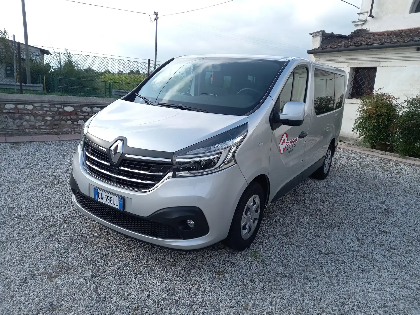 Renault Trafic 2.0 Dci 145 CV Passenger 9 POSTI Argento - 1