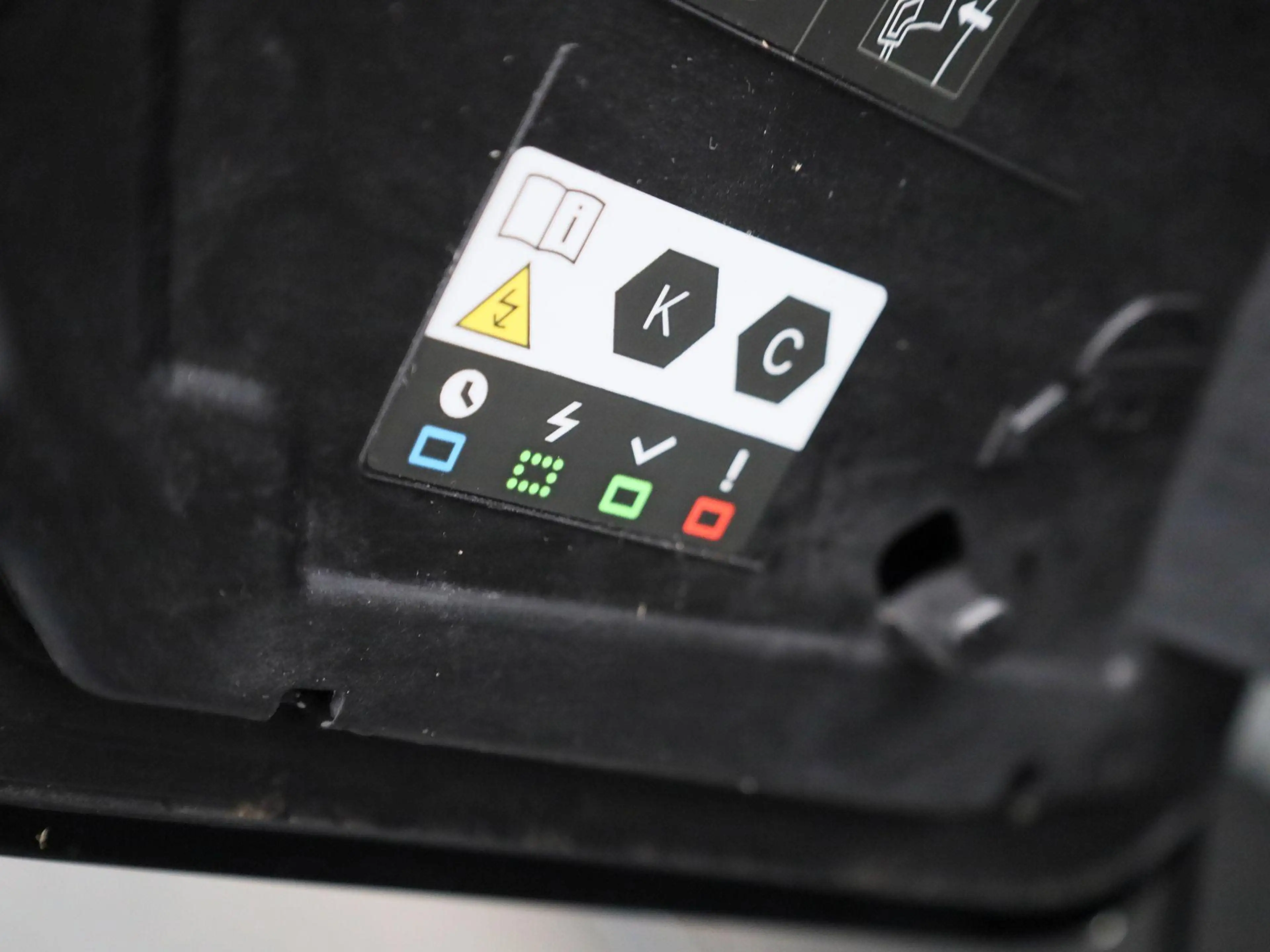 Peugeot e-2008 EV Active Pack 50 kWh | Parkeersensoren | Climate — photo 14