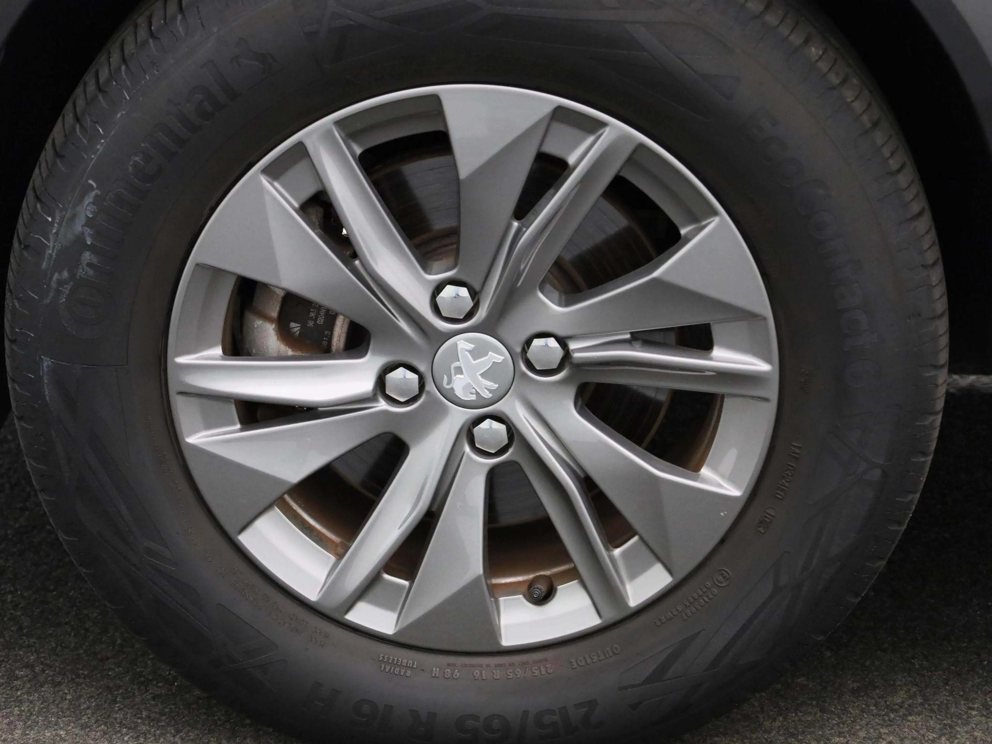 Peugeot e-2008 EV Active Pack 50 kWh | Parkeersensoren | Climate — photo 15