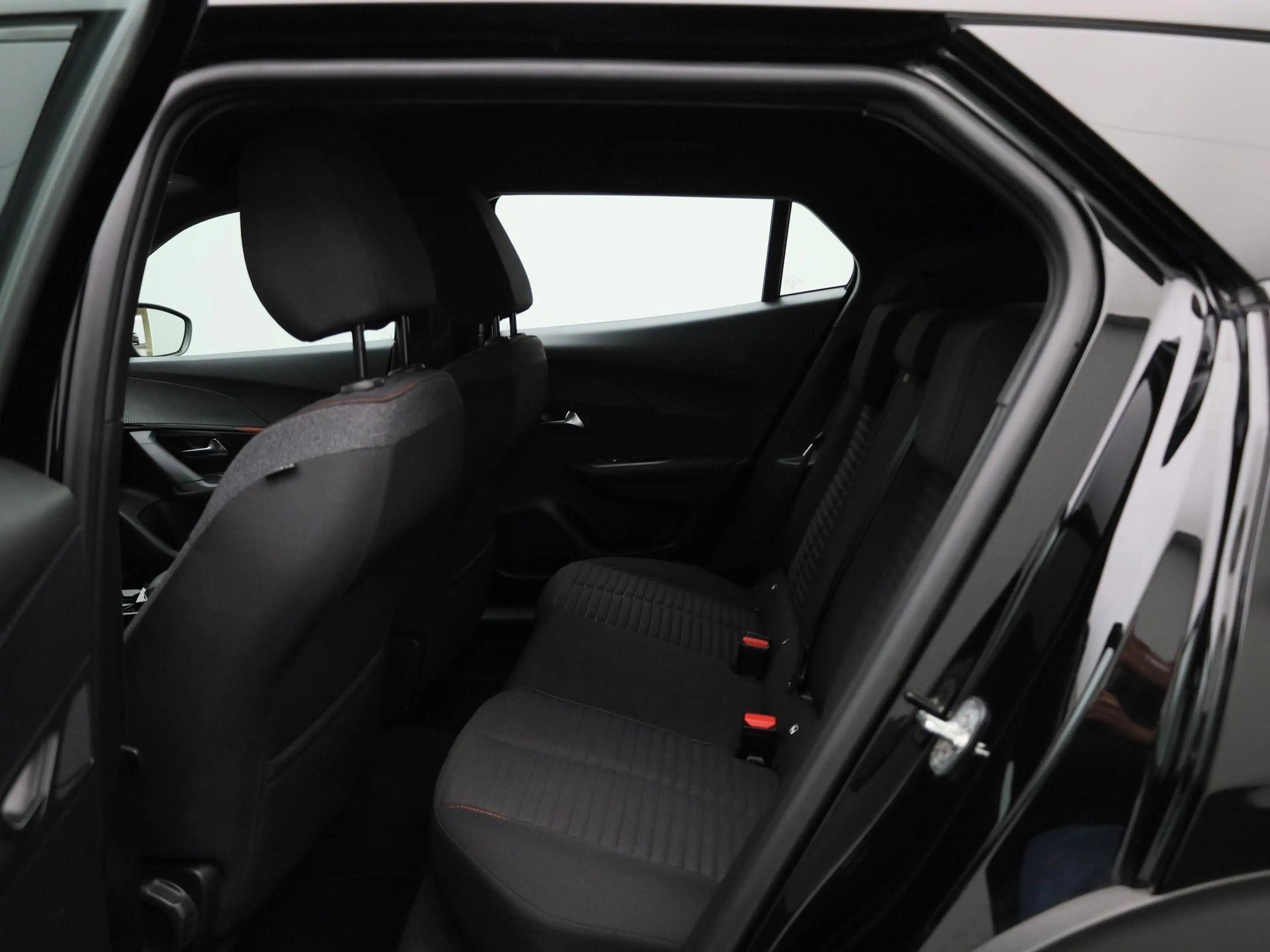Peugeot e-2008 EV Active Pack 50 kWh | Parkeersensoren | Climate — photo 10