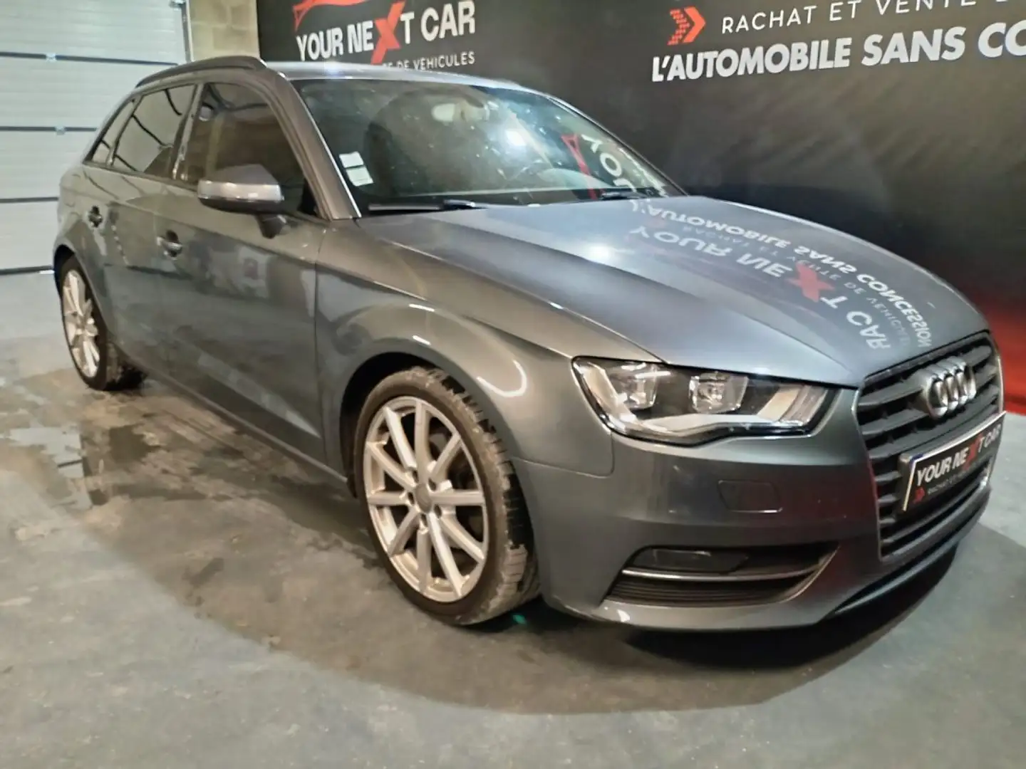 Audi A3 1.6 TDI 110 ATTRACTION Gris - 1