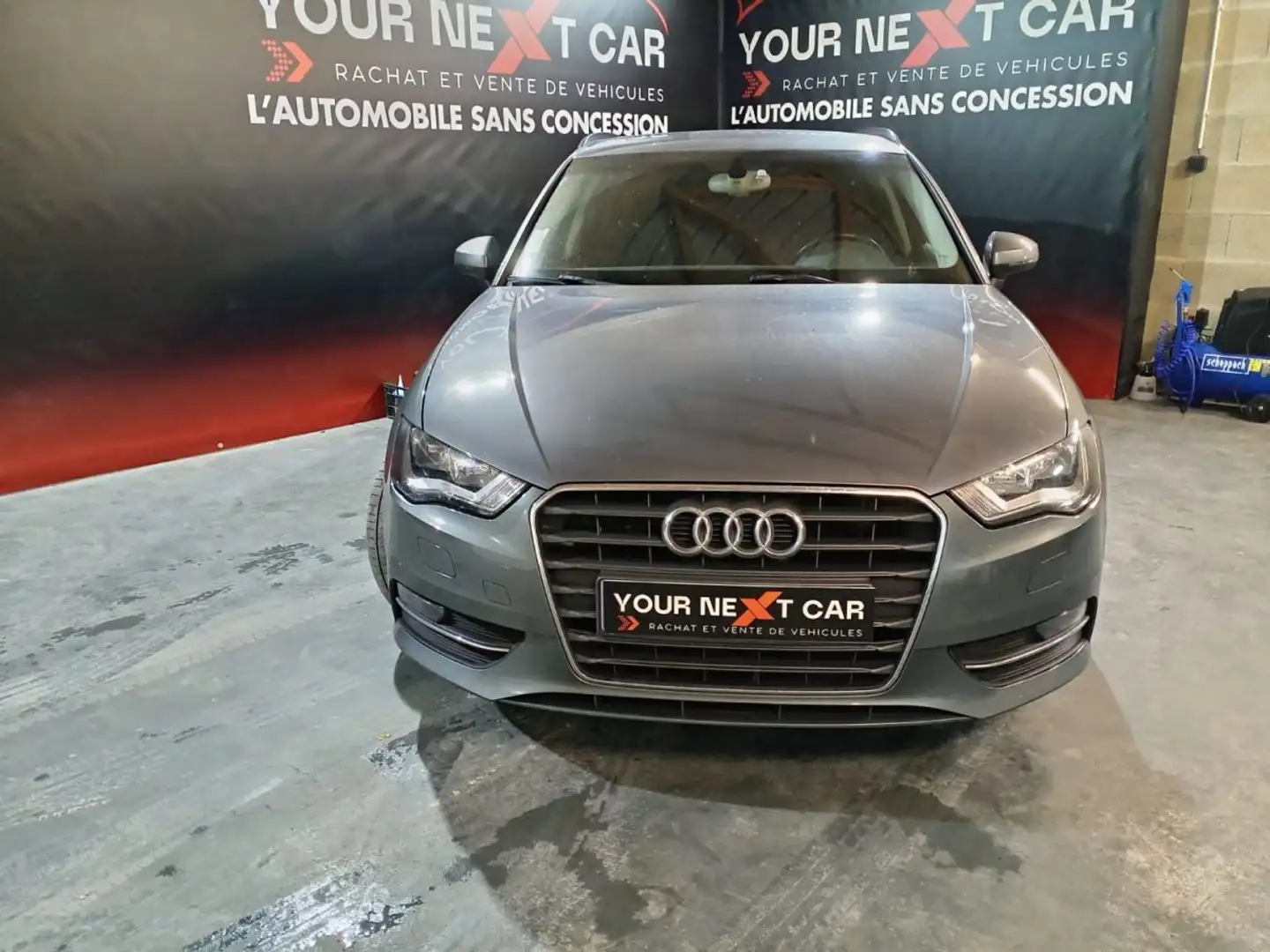 Audi A3 1.6 TDI 110 ATTRACTION Gris - 2