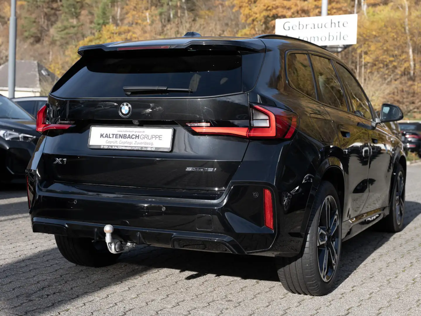 BMW X1 sDrive 18i M-Sport PANO AHK ACC NAVI LED Schwarz - 2