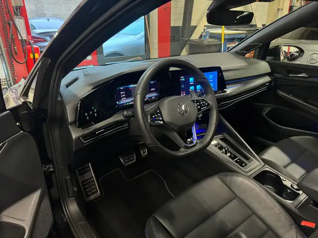 Volkswagen Golf view 5