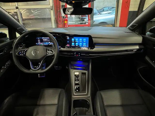 Volkswagen Golf view 4