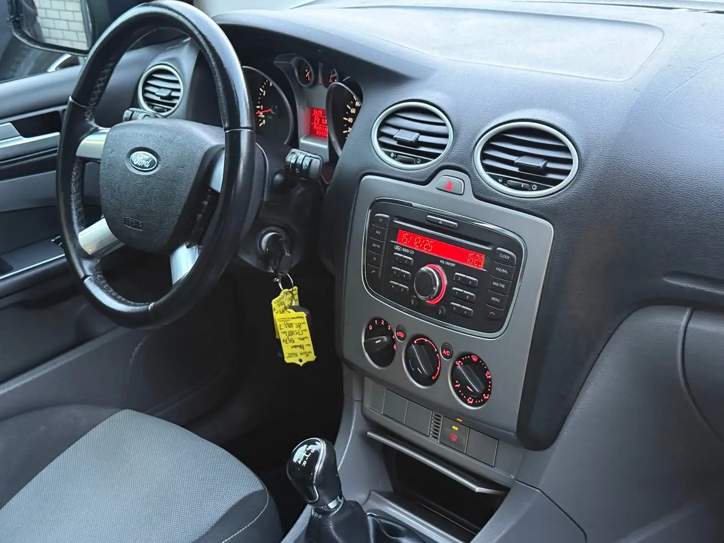 Ford Focus 1.6 Comfort Airco Cruise Trekhaak Nieuwe Apk Blau - 2