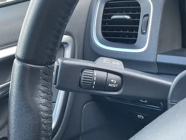 Volvo V60 Cross Country view 27