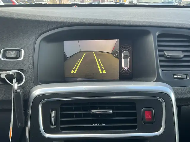 Volvo V60 Cross Country view 13